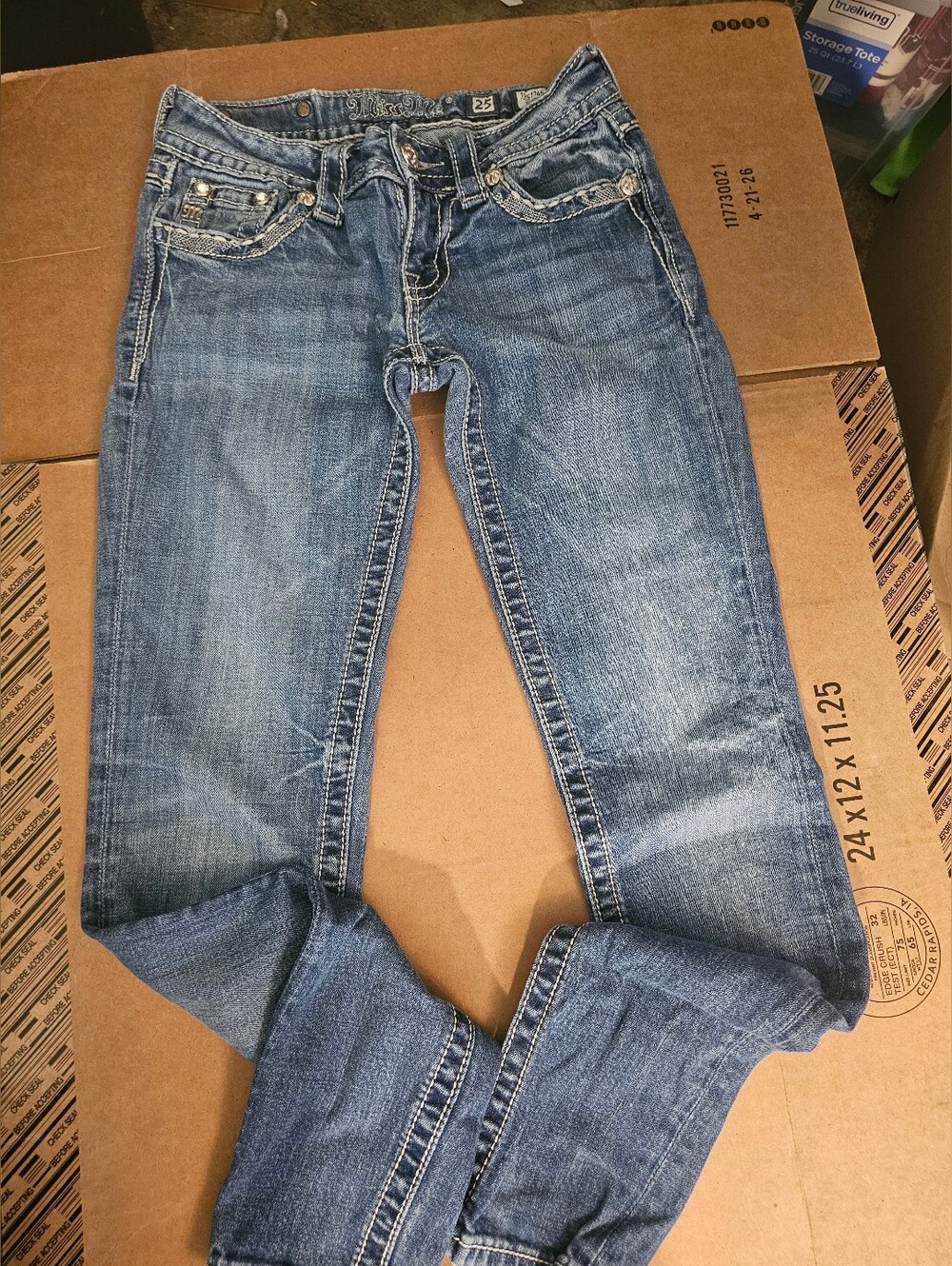 Miss Me Skinny Jeans Size 25x32 - Picture 3 of 8
